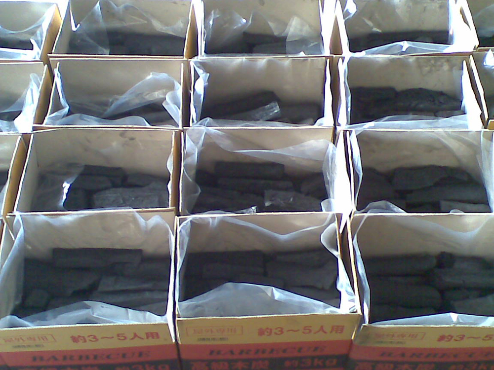 put charcoal in nylon bag and inner carton